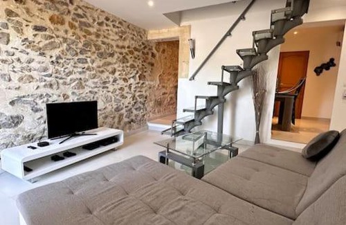 Fourques Apartamento | L’élégance de la pierre