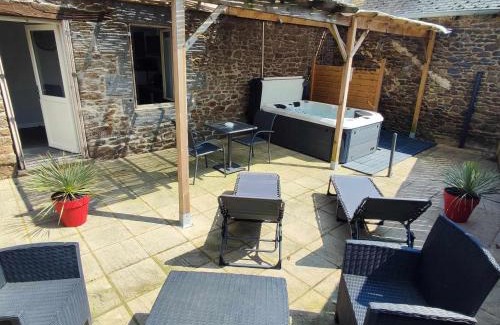 Saint-Pierre-de-Plesguen Apartamento | L'évasion Plaisir Privé SPA