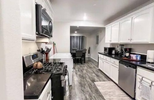 Sun Valley Casa | L.A. Beauty: Inviting Home near Burbank/Hollywood