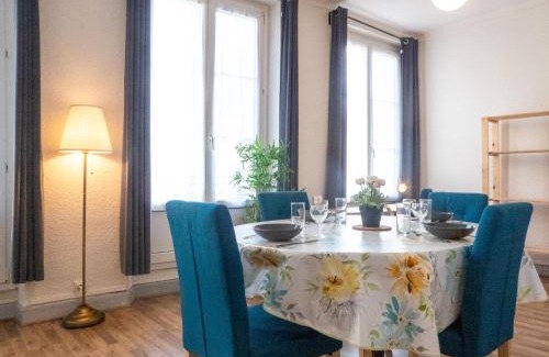 Verdun Apartamento | L'Amour de la Paix - City center - Garden - Near station - SmartTV65" Netflix & PrimeVideo - Warm cozy vibe - Free parking nearby with CCTV - Managed by Presta-Zen'Services