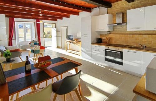 Aubigne Cama Y Desayuno | L'ancien Cafe - Suites and Gites