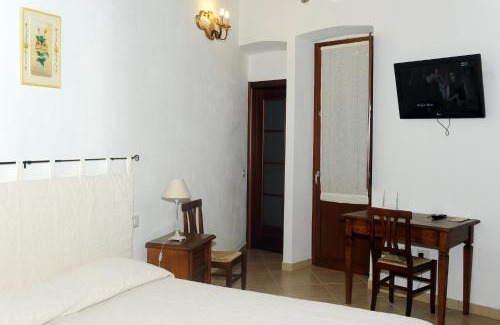 Historic Castle District Casa | L'Antica Torre Caralis Holiday