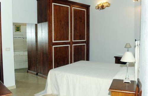 Historic Castle District Casa | L'Antica Torre Caralis Holiday