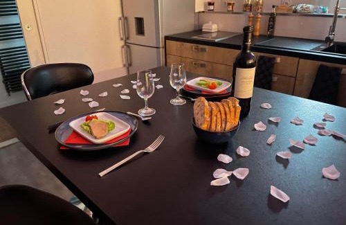 Belberaud Apartamento | L'Antre vue - jacuzzi au château