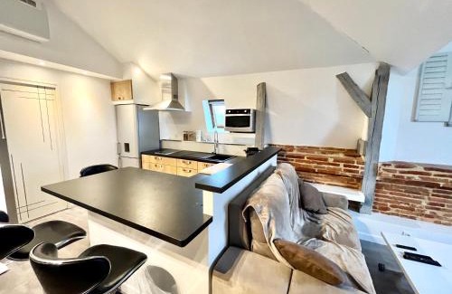 Belberaud Apartamento | L'Antre vue - jacuzzi au château