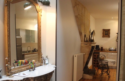 Hotel de Ville - Quinconces Apartamento | Apartamento-Ciudad-Baño en la habitacion