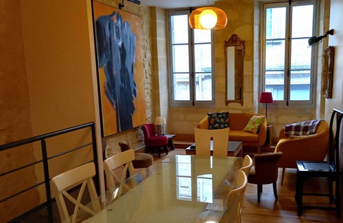 Hotel de Ville - Quinconces Apartamento | Apartamento-Ciudad-Baño en la habitacion