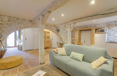 Porte des Pierres Dorees Apartamento | L'Arche Dorée