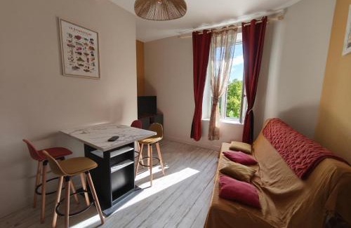 Veuvey-sur-Ouche Apartamento | L'arrêt du pont