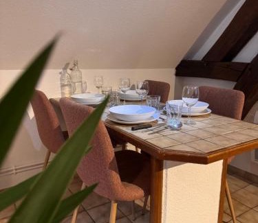 Old Town Apartamento | L'Atelier - Logis d'artiste - Centre historique