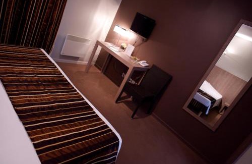 Chavanoz Hotel | L'AUBERGE DU RHONE