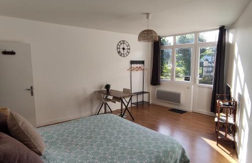 Courpiere Apartamento | L'Ecrin d'Emile - Grand Studio Meublé au Calme