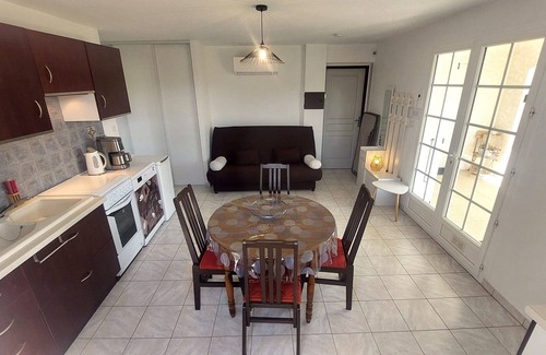 La Batie-Neuve Apartamento | L'Ecrin is a 3-star furnished tourist accommodation.