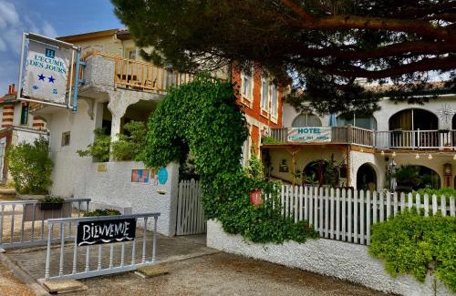 Soulac-sur-Mer Hotel | L'Ecume des Jours