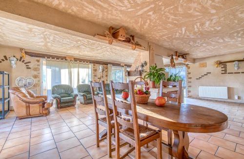 Guizengeard Casa | L'Ecurie