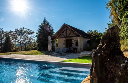 Astaillac Casa | L'Eden de Georges - relaxation with heated pool and private out-door escape range