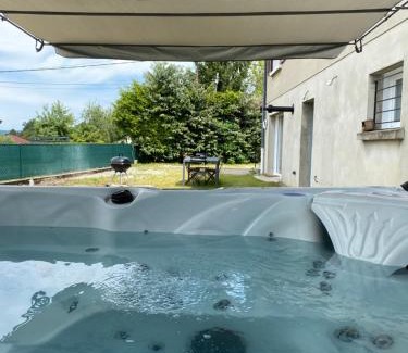 Izeaux Apartamento | L'entre 2 Lyon Grenoble - Villa avec Jacuzzi