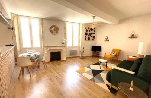 Auch Apartamento | L'Erable - Calme en Plein centre - 1er étage