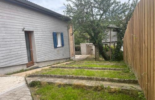Lessy Apartamento | L ermitage Appartement 4 couchages avec terrasse et jardin, à 7 kms de Metz