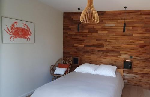 Quend Casa | L'escapade suspendue - logement Le Cèdre Rouge, vue pinède et spa