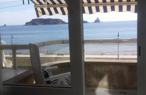 Els Griells Casa | L´Estartit, estudio en primera linea de mar.