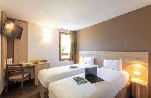 Claix Hotel | L'Hôtel des Trois Massifs