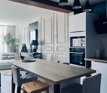 Aurillac Apartamento | L'Haussmanien au Coeur de ville