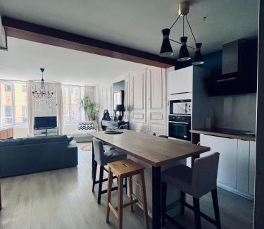 Aurillac Apartamento | L'Haussmanien au Coeur de ville