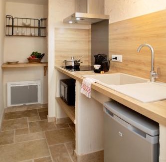 Pichanges Casa | L'Hote Antique - MAISON D'HOTE- 4 Suites avec cuisine