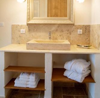 Pichanges Casa | L'Hote Antique - MAISON D'HOTE- 4 Suites avec cuisine