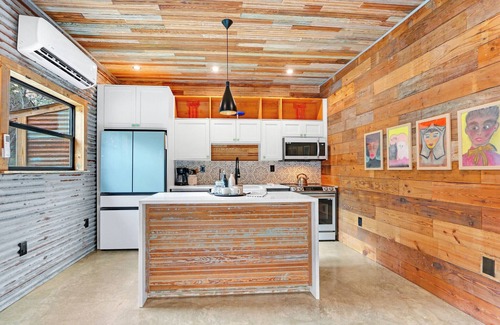 Wimberley Casa | L'il Dirt Cowboy at Wild Candy Farm