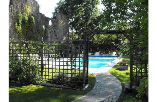 Leran Casa | L’Impasse du Temple - Superb Holiday 1 BR, beautiful gardens, salt water pool