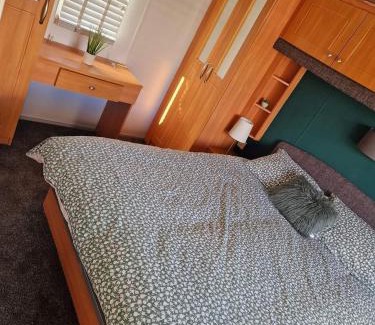 Chapel Saint Leonards Complejo | L & J Caravan Skegness