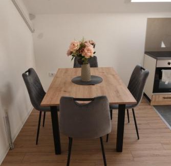 Mladenovac Apartamento | L&L Apartman