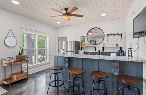 Stoney Point Landing Casa | L&L Lodge: 6 BR, 5 BA House in Double Springs, Sleeps 15