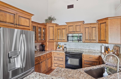 Stoney Point Landing Casa | L&L Lodge: 6 BR, 5 BA House in Double Springs, Sleeps 15