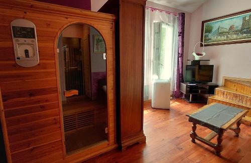 Saint-Max Cama Y Desayuno | L'Odyssée VILLA ILOA