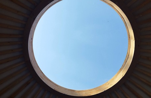 Brugelette Cabina | L'olivier is a magnificent yurt just a 10-minute walk from Pairi Daiza.