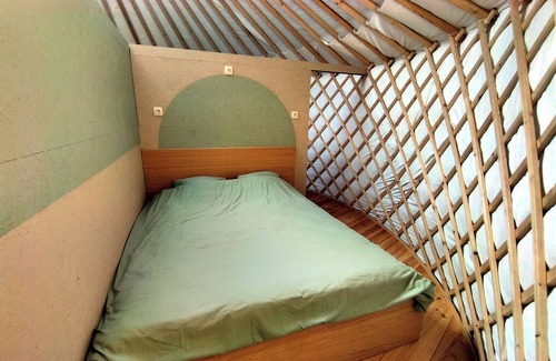Brugelette Cabina | L'olivier is a magnificent yurt just a 10-minute walk from Pairi Daiza.