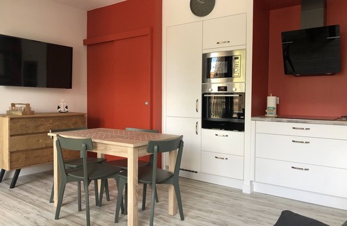 Saint-Palais-sur-Mer Casa | L'ombre d'un Pin entre deux Plages (center and beaches within walking distance, garage garden)