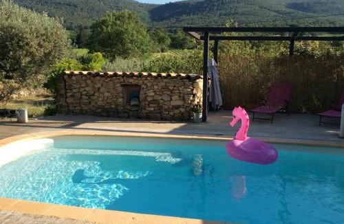 Besse-sur-Issole Cama Y Desayuno | l'Oustaou B&B Piscine & Spa