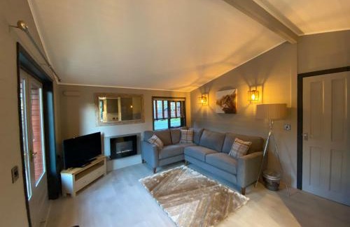 Bethesda Casa | L19 - Penrhyn Spa Lodge with Hot Tub