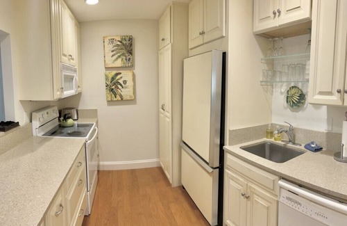 Demere Park Condominio | L3, downstairs Oceanwalk/remodeled