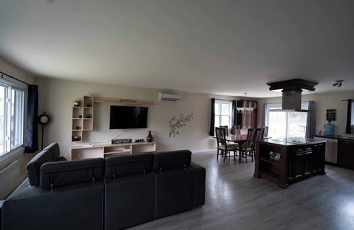 Saint-Ignace-de-Loyola Casa | La 1171A - Maison au domaine privé