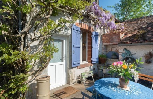 Saint-Denis-sur-Loire Casa | La Bachelotte by Interhome