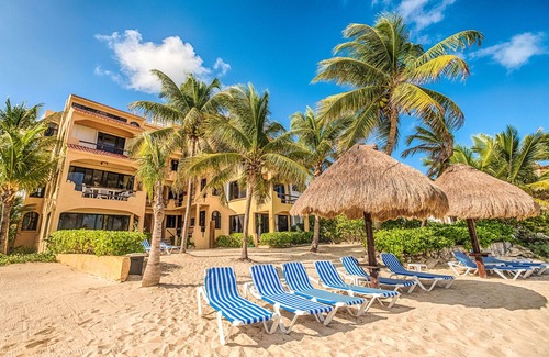 Akumal Condominio | La Bahia #2, Toes in the Sand