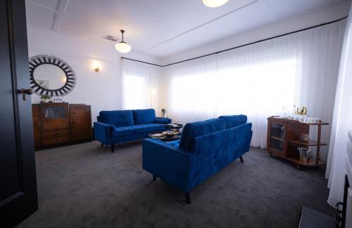 Invermay Apartamento | La Banque, Art Deco Elegance