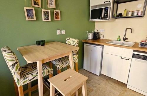 Genas Apartamento | La Bastide-Apartamento-Vista al Jardín-Baño Privado-Apartamento
