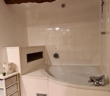 Bagard Apartamento | La Bastide de Peyremale, gîtes en Cévennes, piscine, tennis