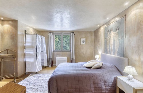 Gordes Otro | La Bastide des Acantins in Gordes with hotel service